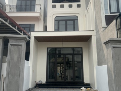 Phố bát khối 20 tỷ 130m mặt tiền 5m, ngõ oto tránh,long biên hà nội 0