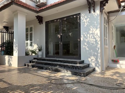 Cho thuê biệt thự 4 tầng   khu vườn đào   lạc long quân   tây hồ 1