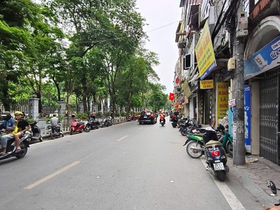 Bán đất tặng nhà , mặt phố kinh doanh cực đỉnh ,lý tưởng cho xây ccmn dòng tiền . với dt 140m 50 tỷ 1