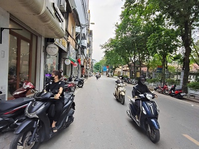 Bán đất tặng nhà , mặt phố kinh doanh cực đỉnh ,lý tưởng cho xây ccmn dòng tiền . với dt 140m 50 tỷ 2