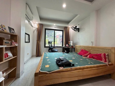 Bán nhà văn chương tôn đức thắng kinh doanh - ô tô. dt 43m2 5 tầng mt 3.5m giá 13.5 tỷ 0