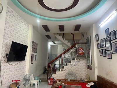 Nhà kiệt thẳng ra hoàng diệu, 51m2, 2 tầng sạch đẹp, 3.x tỷ 2