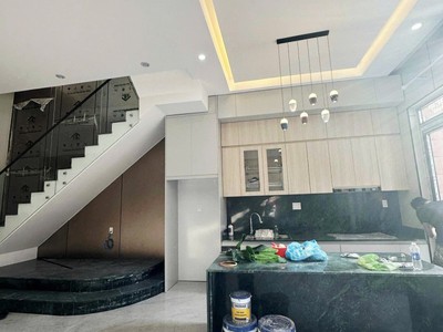 Nhà mai lão bạng, 108m2, ngang 5.5m, 3 mê mới tinh, hiện đại, nội thất ngoại, 6.37 tỷ 0
