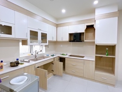 Nhà bán bến vân đồn- xe hơi đậu ngay cửa nhà- khu vip quận 4- vệ sinh, an ninh- thông tứ phía: bến 2