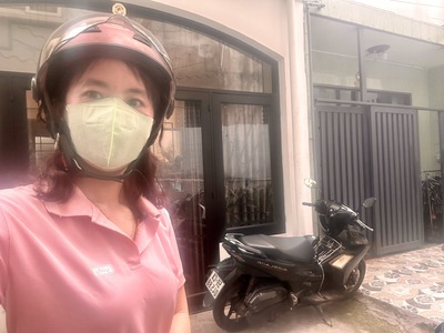 Siêu hiêm nhà ngang lớn bề thế- vài bươc ra đến xe hơi- khu kinh doanh sầm uất- gần chợ, gần trương 3