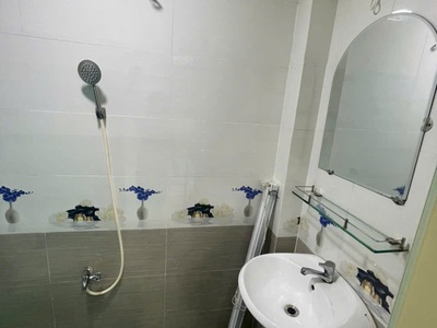 Bán nhà tại trung tâm quận 1, hẻm 3m nguyễn văn cừ, p. cầu kho, quận 1 4