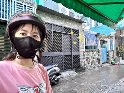 Chủ cần bán căn nhà có dt lớn- gần chợ 2oo - thông ra tôn đản ra nguyễn tât thành. 0