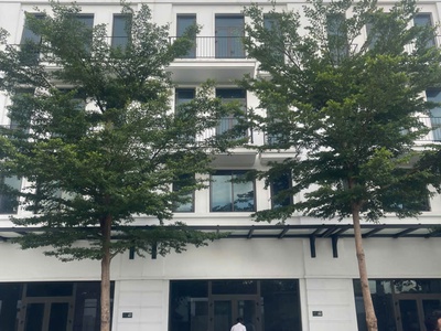 Bán căn shophouse  mặt biển vlasta sâm sơn vip giá tốt 0