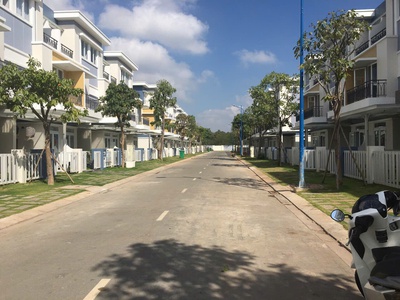 Biệt thự Rosita phú hữu Diện tích 176m, 3 tầng giá rẻ 1