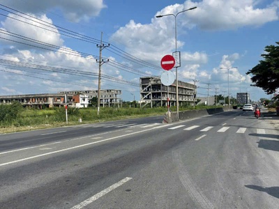 300m2 thổ cư mặt tiền đường nhựa ấp 10, xã Lương Hòa, Bến Lức, Long An giá 3,1 tỷ 4