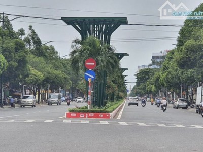Bán nhà đường Trương Công Định diện tích 124M2 VỊ TRÍ KINH DOANH SẦM UẤT CHỈ 25 TỶ 2