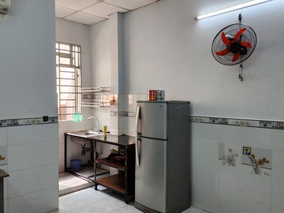 PHÒNG 18m2, đủ TIỆN NGHI, riêng tư, có MÁY LẠNH, giá chỉ 3.300.000 0