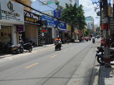 PHÒNG 18m2, đủ TIỆN NGHI, riêng tư, có MÁY LẠNH, giá chỉ 3.300.000 6
