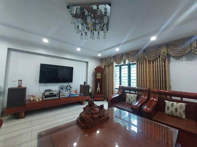 Siêu phẩm lâm hạ view vườn hoa, 81m x 5 tầng, mặt tiền 6m, vỉa hè, 3 ôtô tránh nhau 1