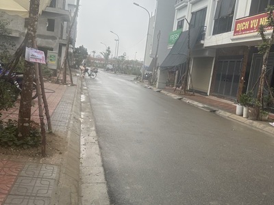 Mảnh đất 80m mặt tiền 6m 24 tỷ ngọc thụy,gần công viên khai sơn,long biên 1