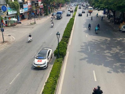 Mặt phố nguyễn văn cừ 25 tỷ 65m hai mặt tiền kinh doanh đỉnh,long biên 1