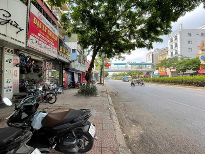 Mặt phố nguyễn văn cừ 25 tỷ 65m hai mặt tiền kinh doanh đỉnh,long biên 0