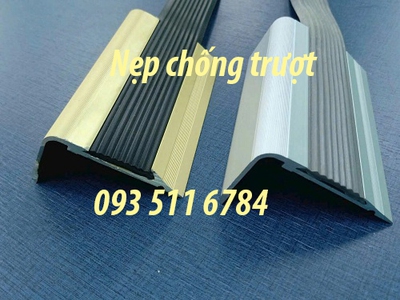 Nẹp cầu thang nẹp chống trượt nẹp góc V20 nhôm Inox 0