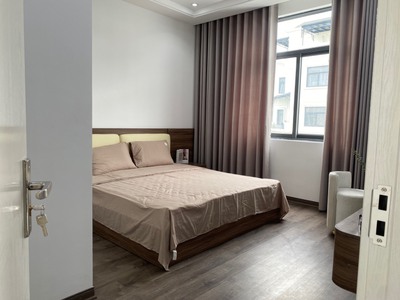 Cho thuê căn hộ 2 p.ngủ rộng  80m2  Vinhomes Marina. 4