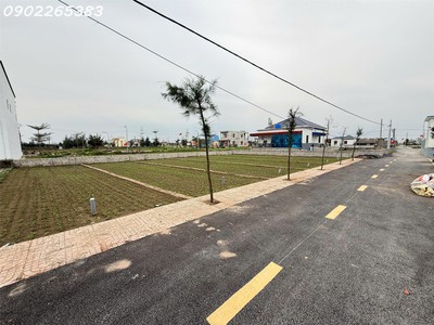 Chính chủ cần bán gấp 99m2 sở hữu mặt tiền rộng đường thông thoáng ô to tránh nhau 1
