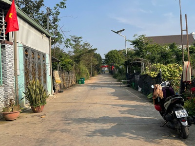 Bán gấp đất thổ cư 82m  cách mặt tiền đại lộ đông tây 50m giá chỉ 950 triệu 2