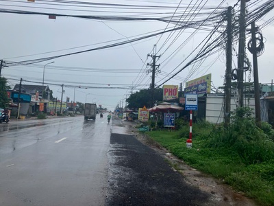 21 mặt tiền quốc lộ 56, có sẳn 400m2 thổ cư, vị trí trung tâm thuận tiện kinh doanh tuyệt vời 2