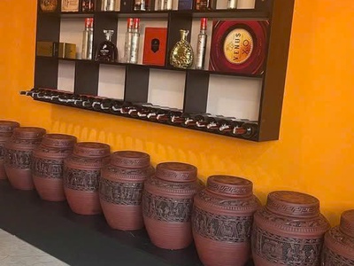 Chính chủ cần bán nhà nằm ngay trung tâm phố chợ mặt tiền rộng thoáng tại số 9 huỳnh thúc kháng 1