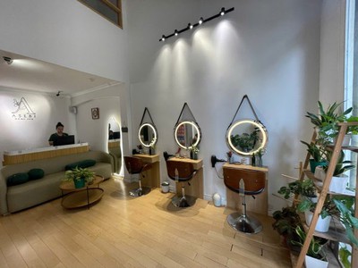 Quận phú nhuận    sang rẻ spa   gội   body , decor đẹp, có sẵn tệp 1000 khách sang trọng, tel : 3