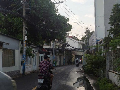 Bán đất tặng nhà lô góc 2 mt đường xe tải, ngang rộng 12.5m, tại bình trưng tây quận 2,thông nối 2