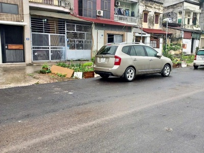 Rẻ nhất quận long biên  mặt phố 40m   phân lô   kinh doanh   vỉa hè 6m   vị trí đắc địa  2