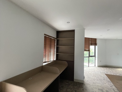 Cho thuê biệt thự ngõ 214 Nguyễn Xiển ,120m x 5 tầng 1 tum thông sàn , thang máy riêng có PCCC 6