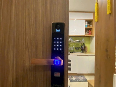 Khóa cửa thông minh 2