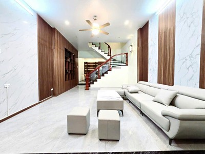 Trung tâm Cầu Giấy 72m2 x Mặt tiền 5M - Full nội thất - Cách phố vài bước chân - Dân xây chắc chắn. 2