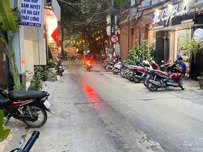 Cho thuê cửa hàng ngõ chùa láng 4