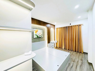 Q10 đẹp như thơ   3pn, ngang 4m   trường học, bv bao vây - chốn ở bình yên - gần phố sầm uất - 8 tỷ 1
