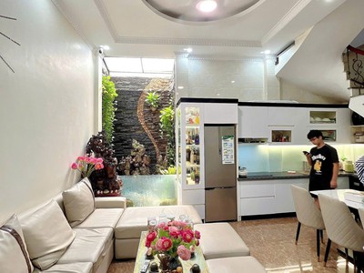 Bán nhà giải phóng   3 mặt thoáng   gần ô tô    37m2 - 4m mt-  9.6 tỷ 0