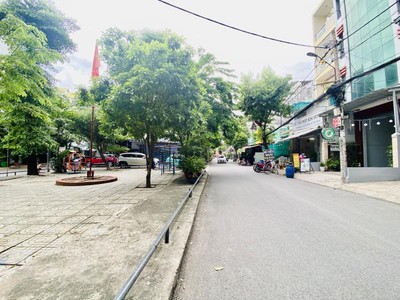 Bán nhà hẻm như mặt tiền   khu sầm uất giáp phan v. trị  nguyễn v. lượng, 5 tầng, dòng tiền 0