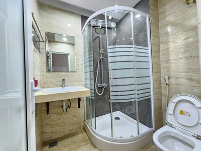Bán nhà giáp nhị  oto gần nhà đẹp 36m2 4 t 3,2 mt giá chị 7,65 tỷ 3
