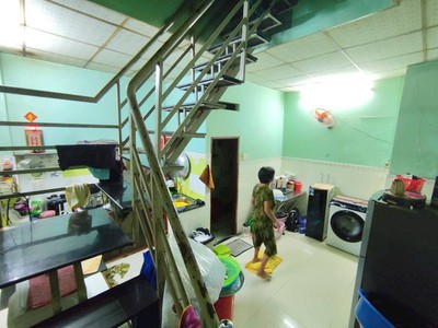 Bán nhà riêng 65m2, hẻm xe tải thông đường hòa bình, quận tân phú 2