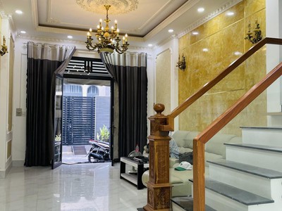 Nhà mới ở ngay- phạm văn đồng 2