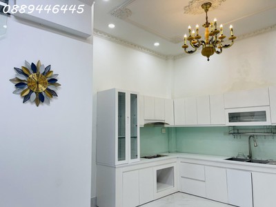 Nhà mới ở ngay- phạm văn đồng 3