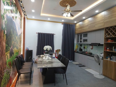 Bán nhà 1 trệt 3 lầu   giá lỗ sâu trong chợ cái sắn 4