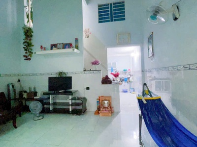 Bán nhà mặt tiền chợ tân hiệp, đang cho thuê 15tr. giá bán 5,7 tỷ 2