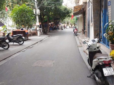 Bán nhà đẹp ngõ 144 quan nhân   40m  x 5 tầng, gần gửi oto   giá 8,85 tỷ 0