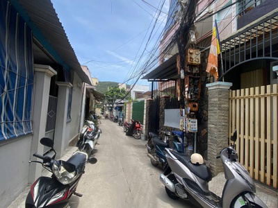 Chủ ngộp ngân hàng - cần bán nhanh nhà trần phú - vĩnh nguyên - tỉnh khánh hoà - cách biển chỉ 30m 2
