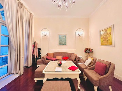 Bán mặt phố thụy khuê, kinh doanh, mt rộng 6m, vỉa hè đá bóng 60m chỉ 23 tỷ 2