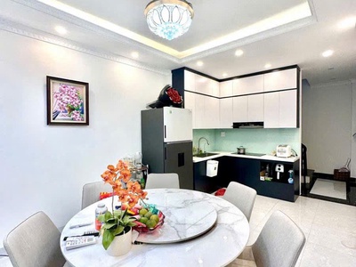 Bán nhà bồ đề, long biên  31m 5t oto ,kd, giá 7,9ty. 2