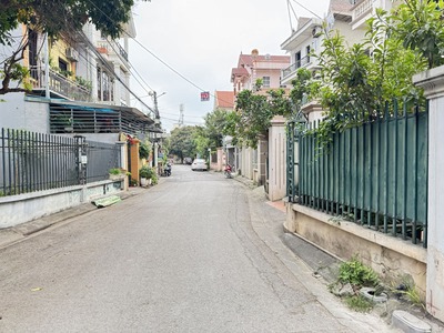 Bán Nhà 2 Tầng 161m2 Sân Vườn Tổ 12 Thạch Bàn   Ô tô Tránh, Gần Cổ Linh, Sổ Đỏ Lâu Dài 2