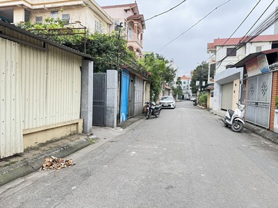 Bán Nhà 2 Tầng 161m2 Sân Vườn Tổ 12 Thạch Bàn   Ô tô Tránh, Gần Cổ Linh, Sổ Đỏ Lâu Dài 3
