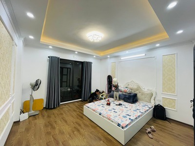 Bán Gấp Nhà Phố Nguyễn Văn Cừ, Bồ Đề, Long Biên, 30m2, 5 Tầng, 3 ngủ, full đồ, Ô Tô, 1